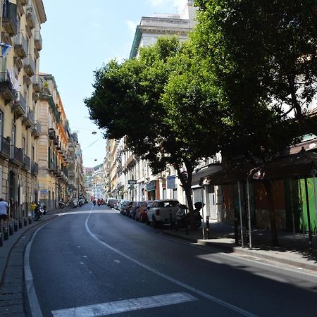 Casa Flora Al Corso Apartment Naples Luaran gambar